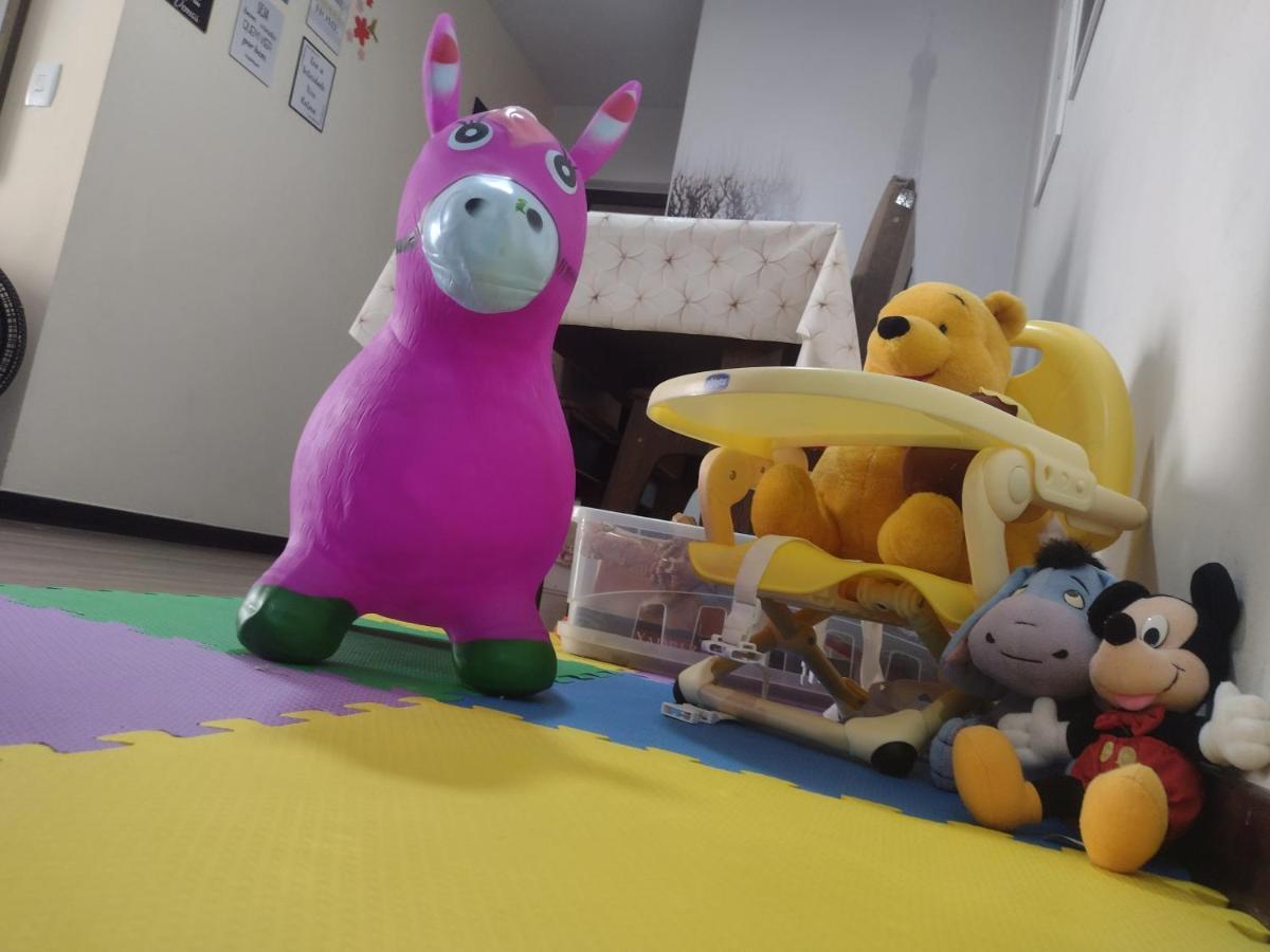 Family Space Curitiba/Vaga De Garagem Gratis Екстер'єр фото