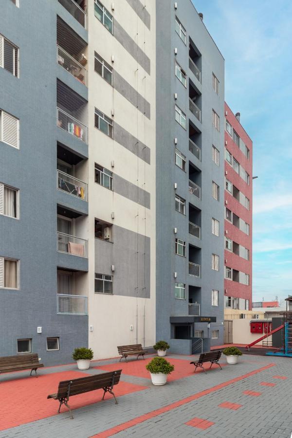 Family Space Curitiba/Vaga De Garagem Gratis Екстер'єр фото