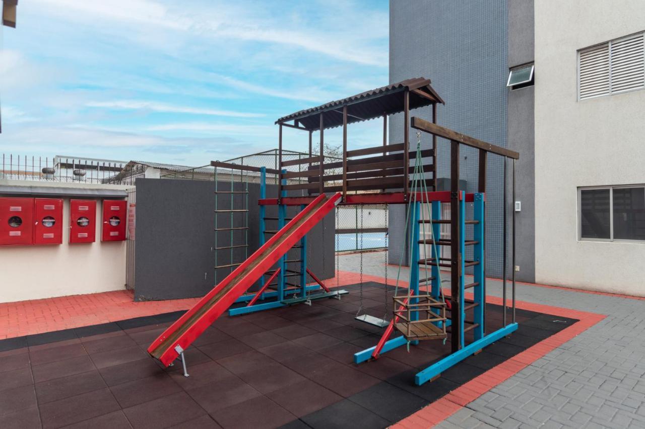 Family Space Curitiba/Vaga De Garagem Gratis Екстер'єр фото